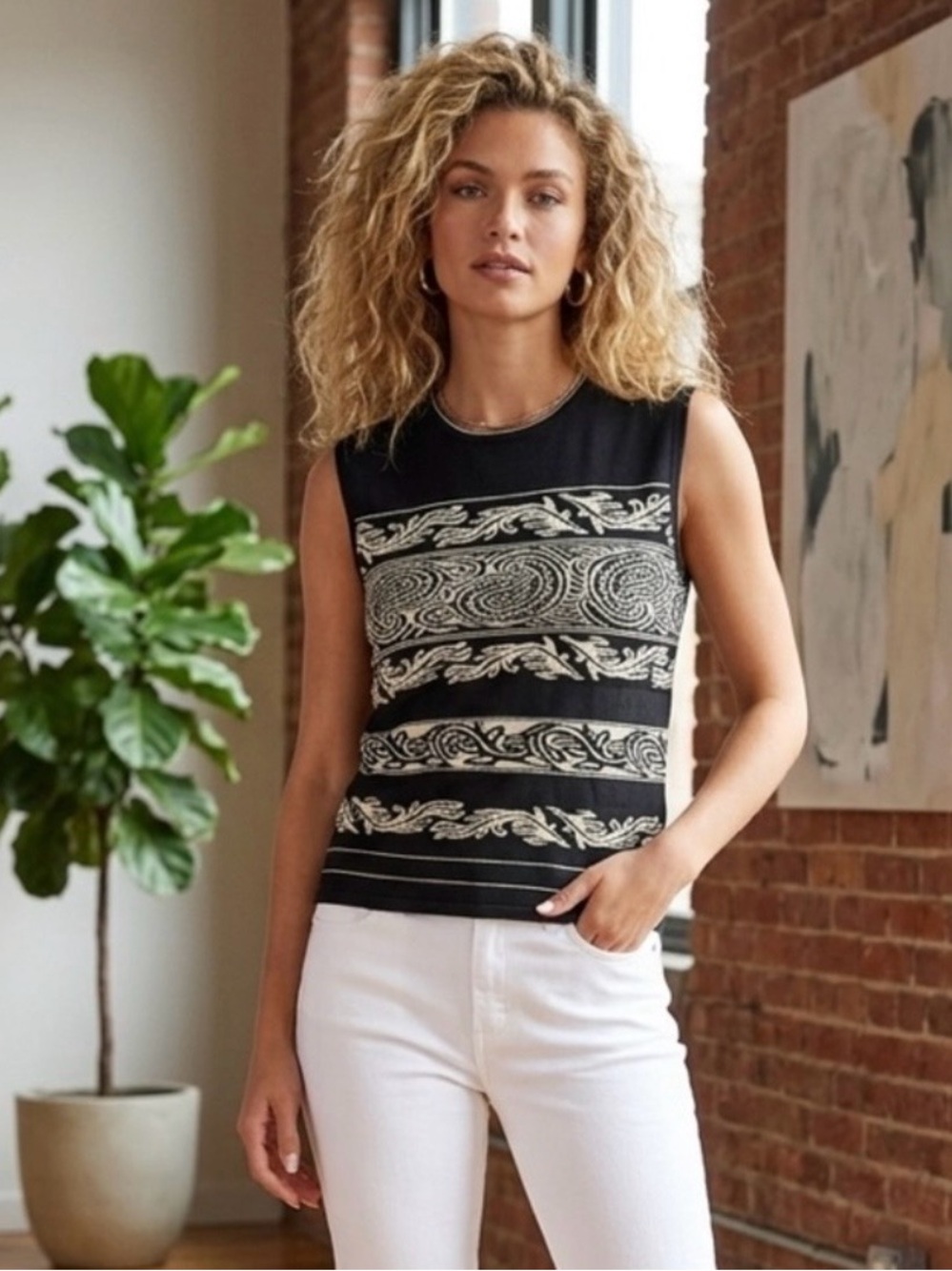 Conrad C Collection EUC Paisley 
Knit Sleeveless Sweater Top
Blk/wh - Size L